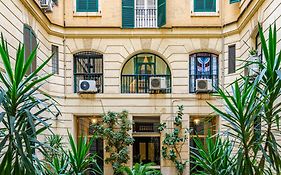 Lion Aparts Rome